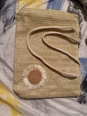 Woven Straw Tote Bag with Daisy Accent - Natural